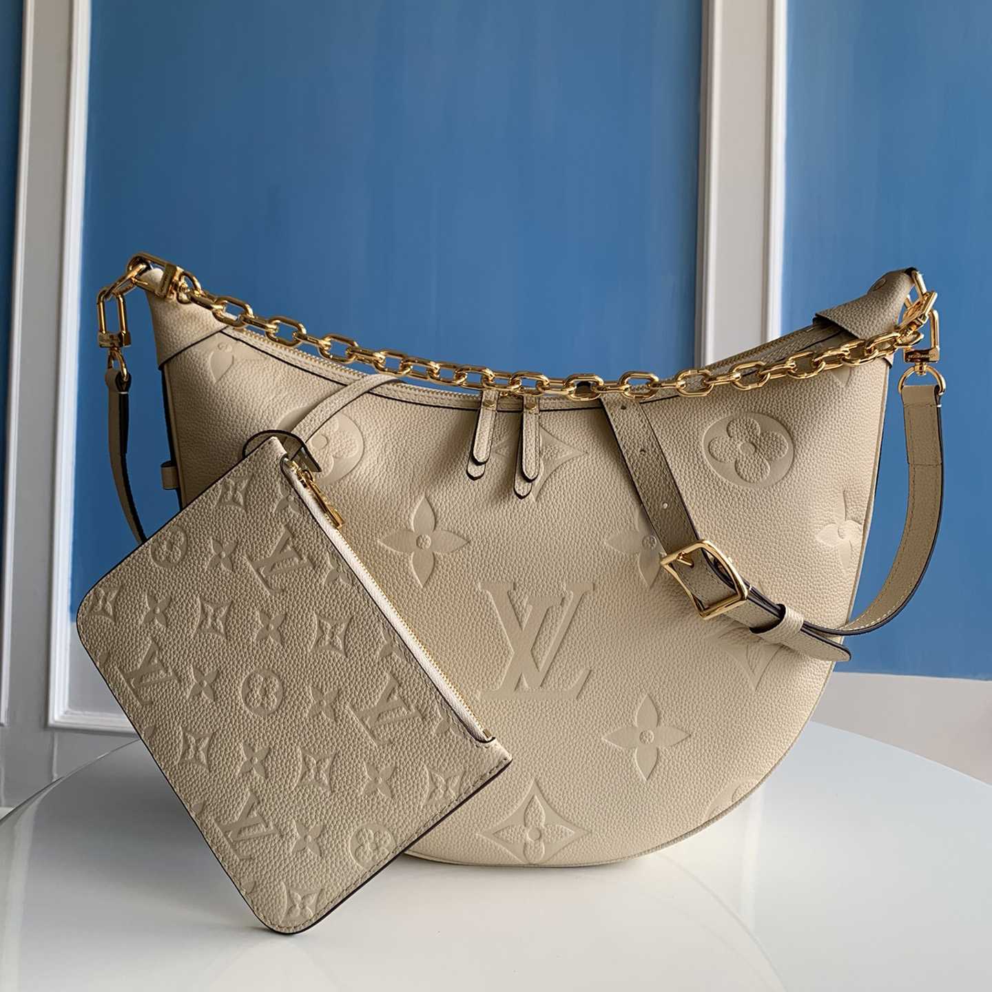 Louis Vuitton Loop Hobo          M46739 - PerfectKickZ
