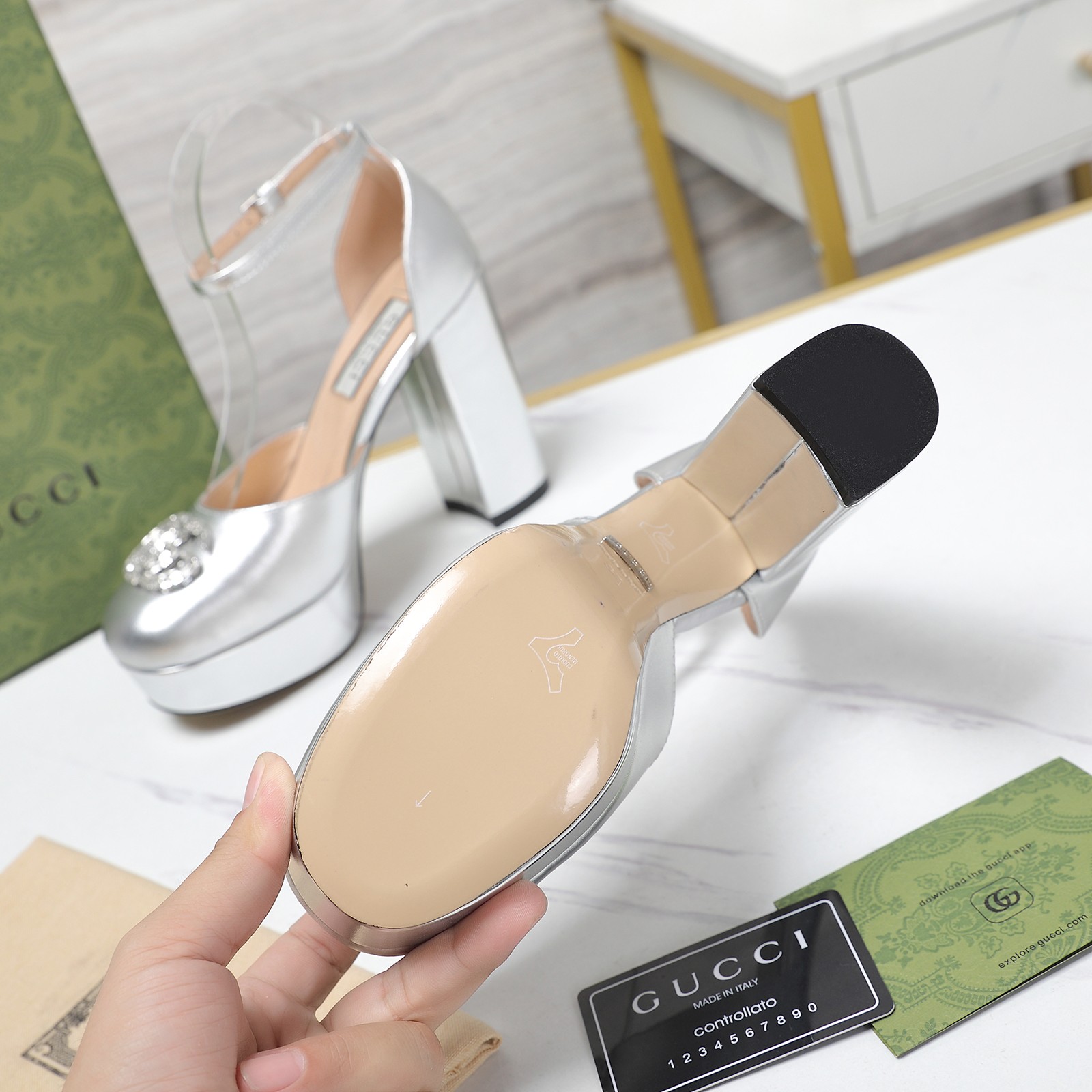 Gucci Women's Platform Pump With Double G - PerfectKickZ