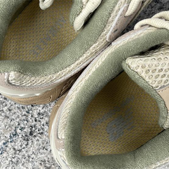 New Balance 1906R Sneakers    M1906RAU - PerfectKickZ