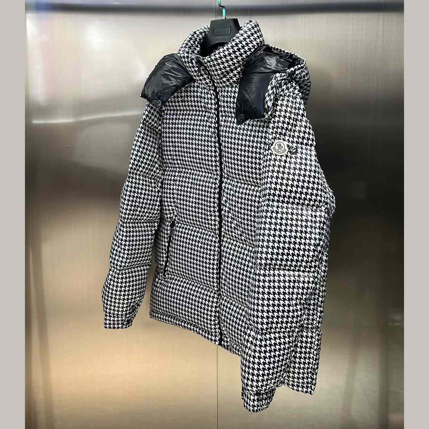 Moncler Socotrine Short Down Jacket - PerfectKickZ