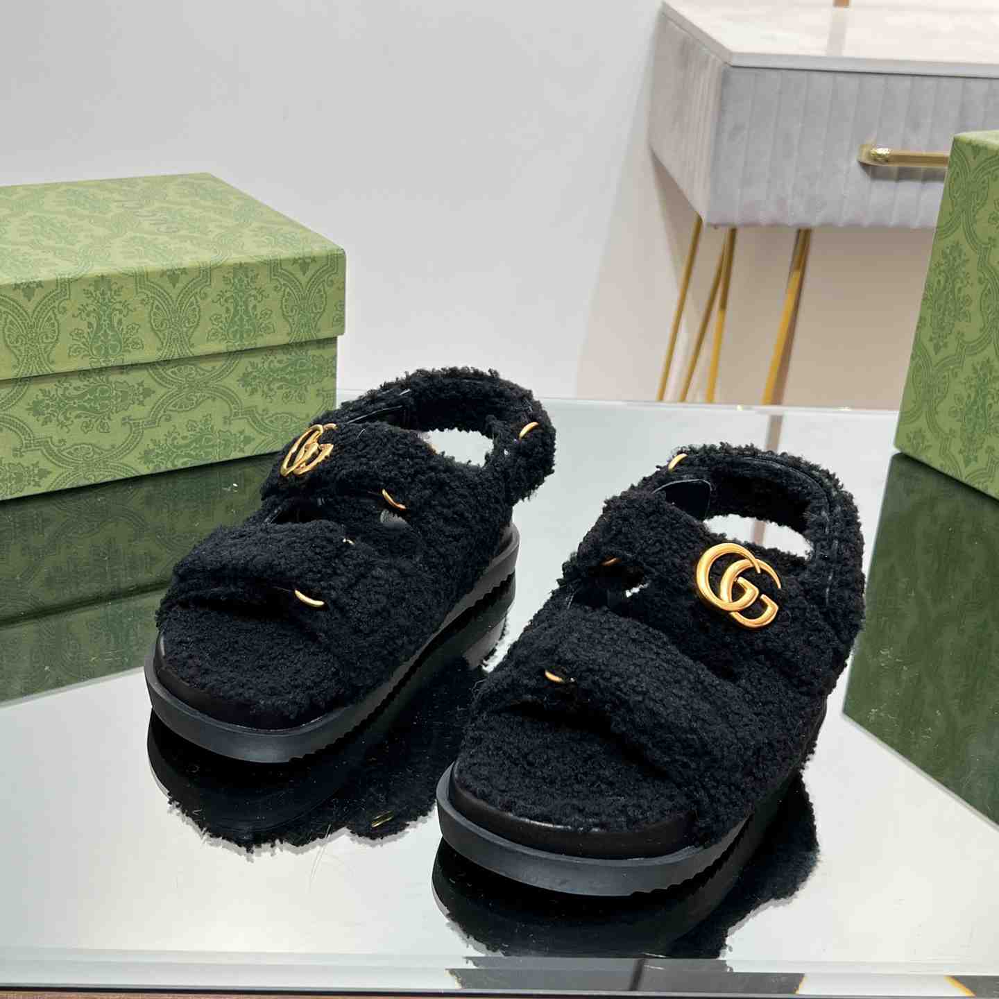 Gucci Women's Double G Sandals - PerfectKickZ