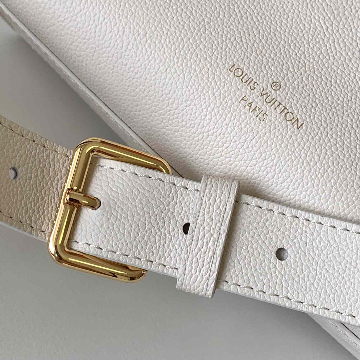 Louis Vuitton Lock & Go Handbag    M23637 - PerfectKickZ
