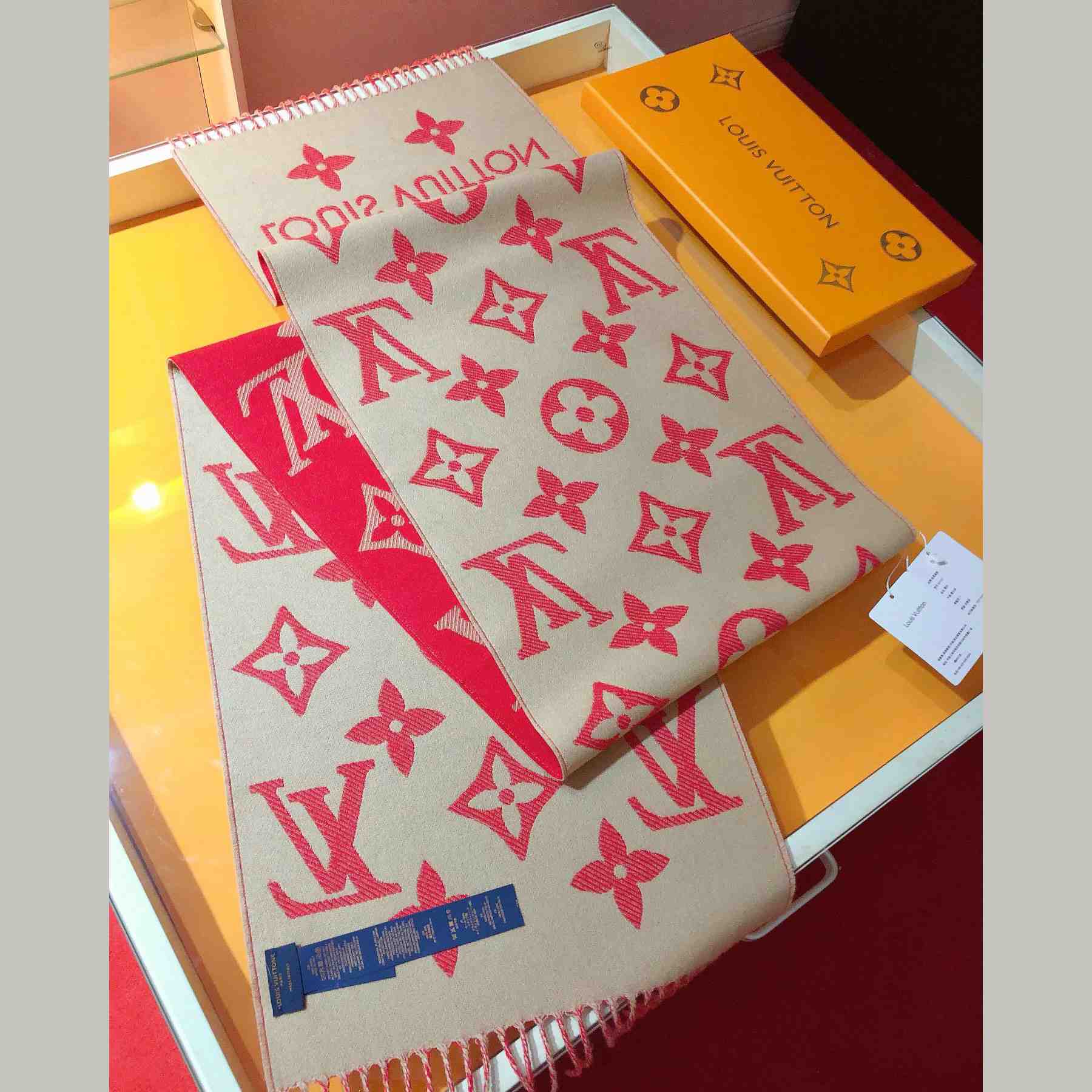 Louis Vuitton LV Essential Scarf - PerfectKickZ
