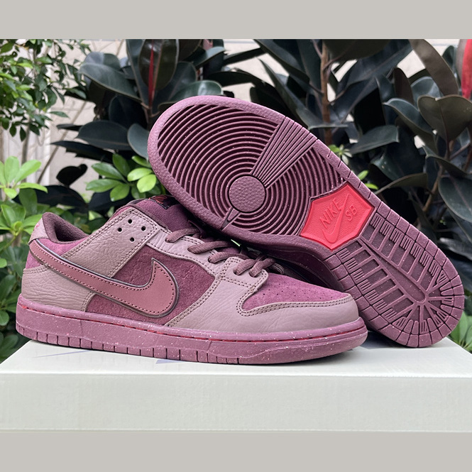 Dunk Low Premium "Valentine’s Day"  Sneaker     FN0619-600  - PerfectKickZ