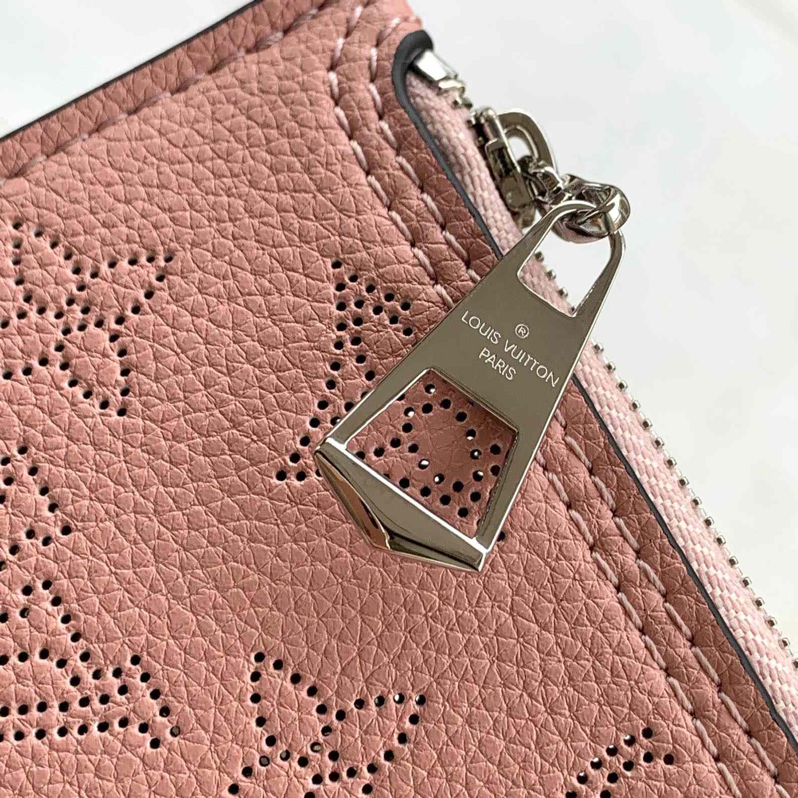 Louis Vuitton Blossom PM  M23196 - PerfectKickZ