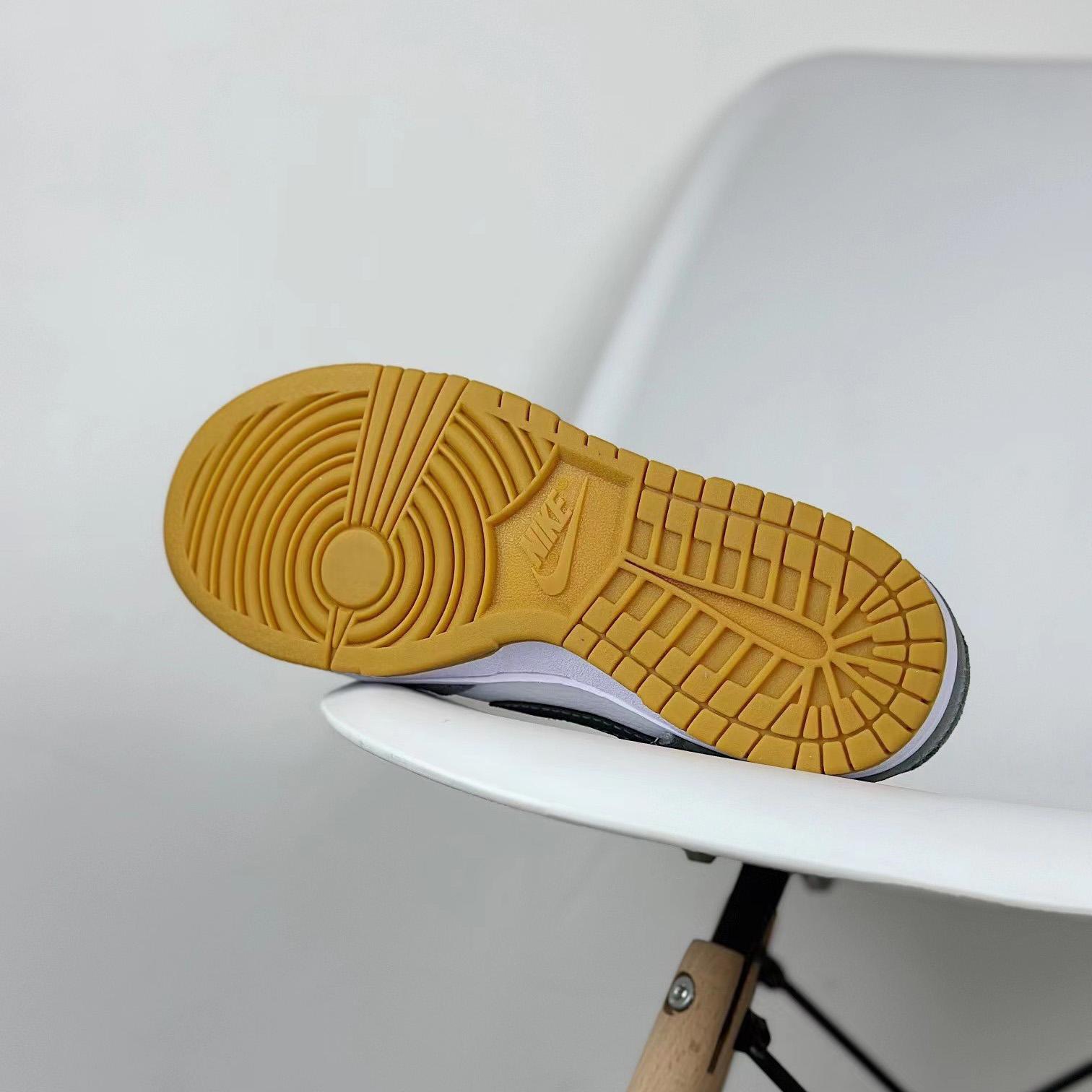 Nike SB Dunk Low”Smoke Grey/Gum“ Sneakers    FV0389-100 - PerfectKickZ