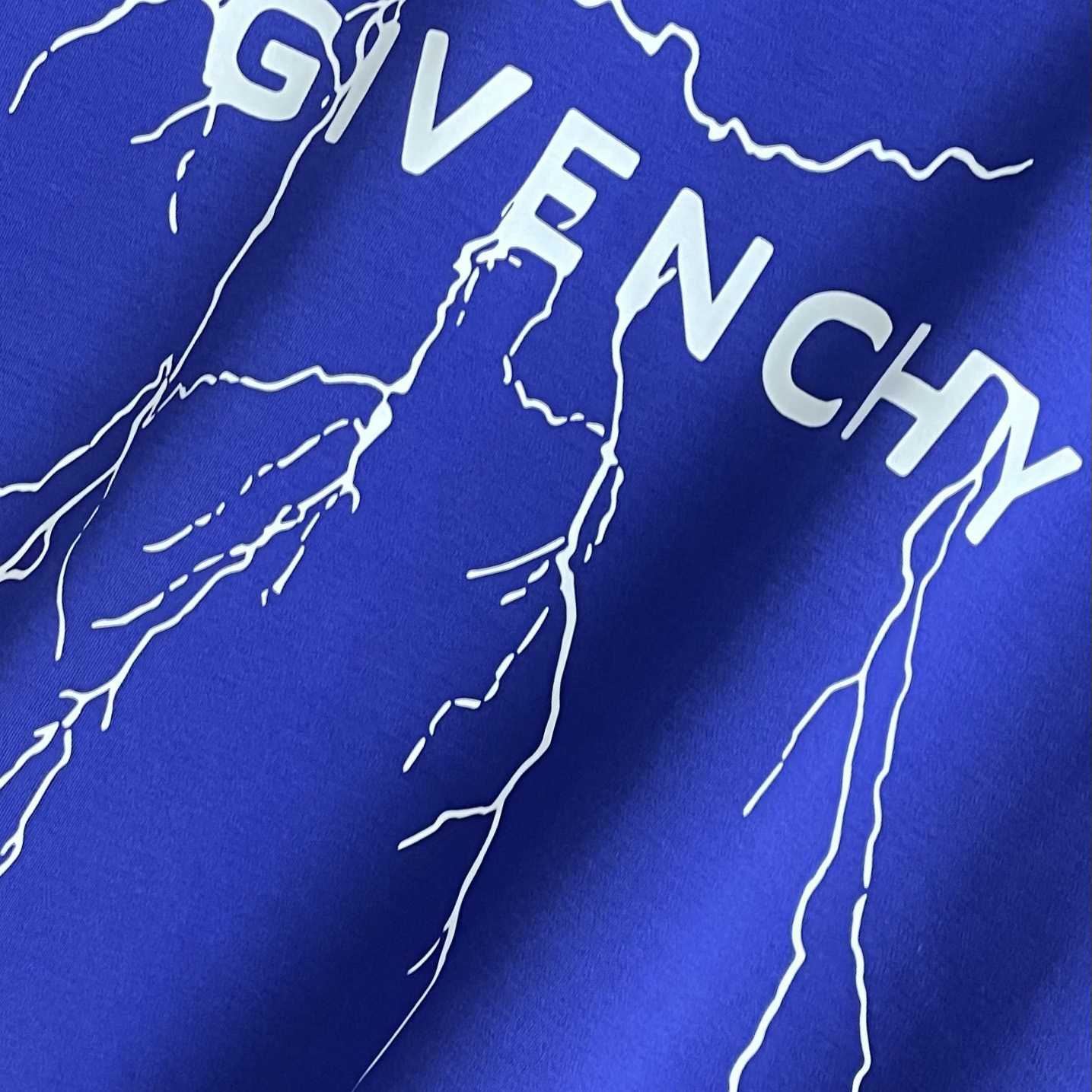 Givenchy Boxy Fit T-shirt In Cotton With Reflective Artwork - PerfectKickZ