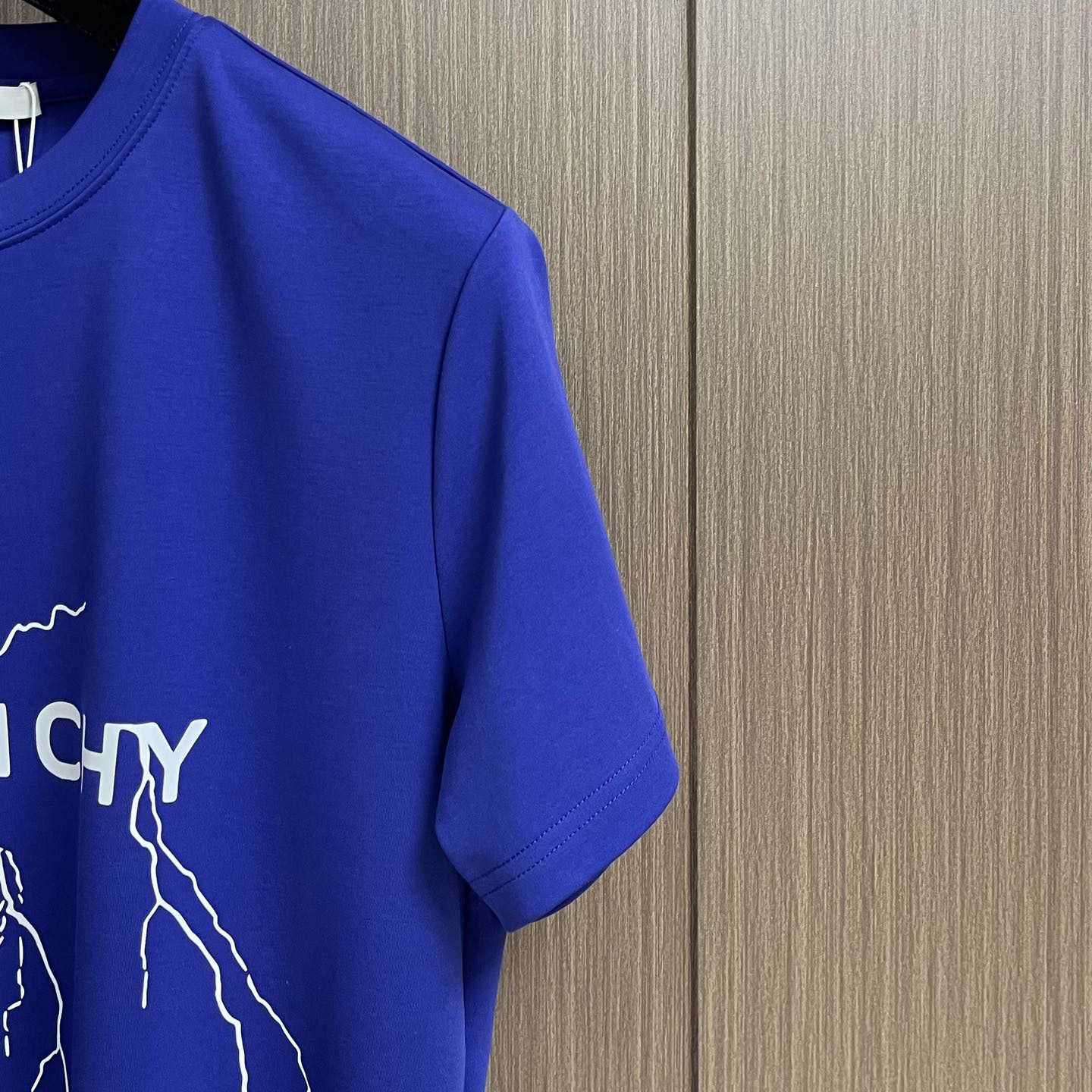 Givenchy Boxy Fit T-shirt In Cotton With Reflective Artwork - PerfectKickZ