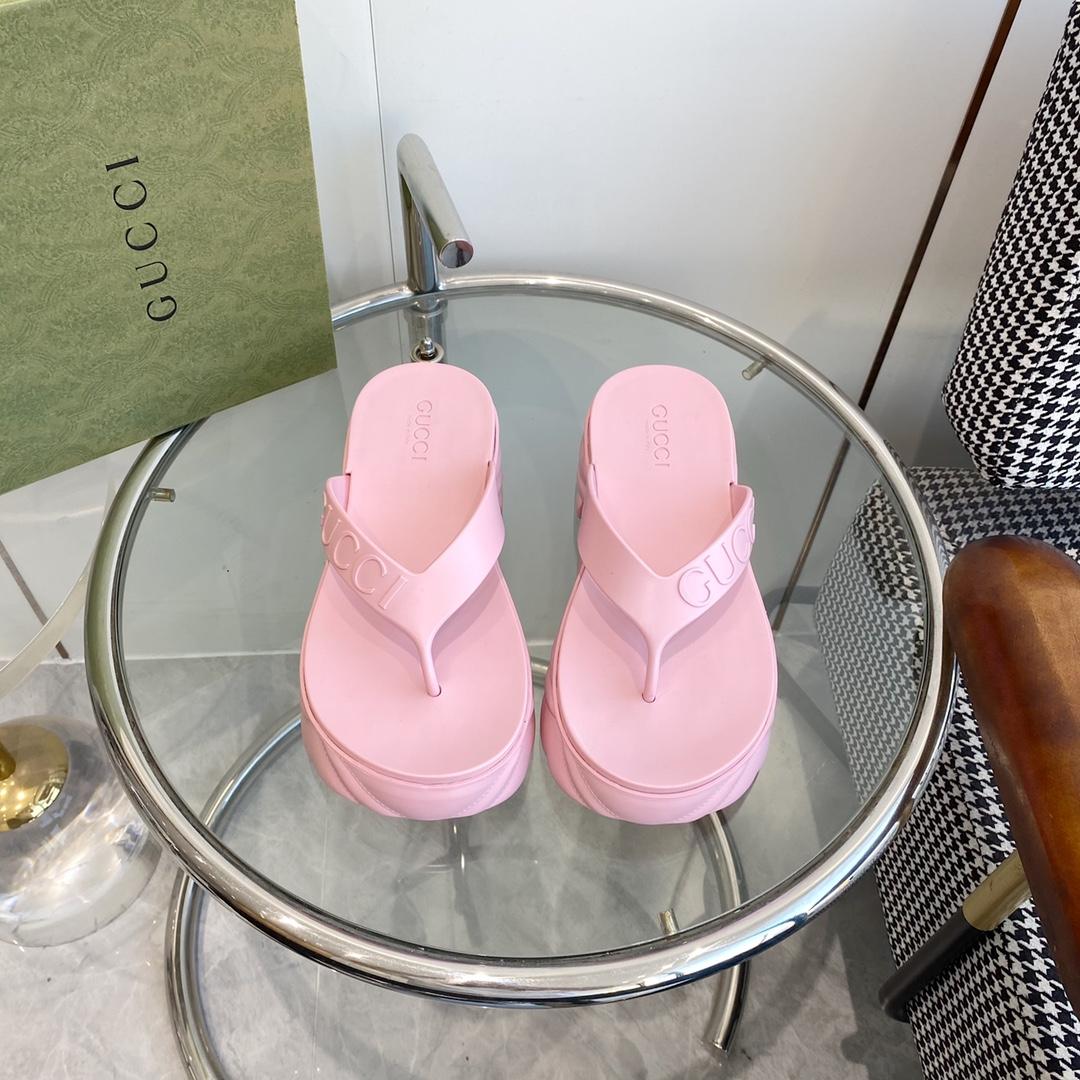 Gucci Rubber Thong Sandals - PerfectKickZ