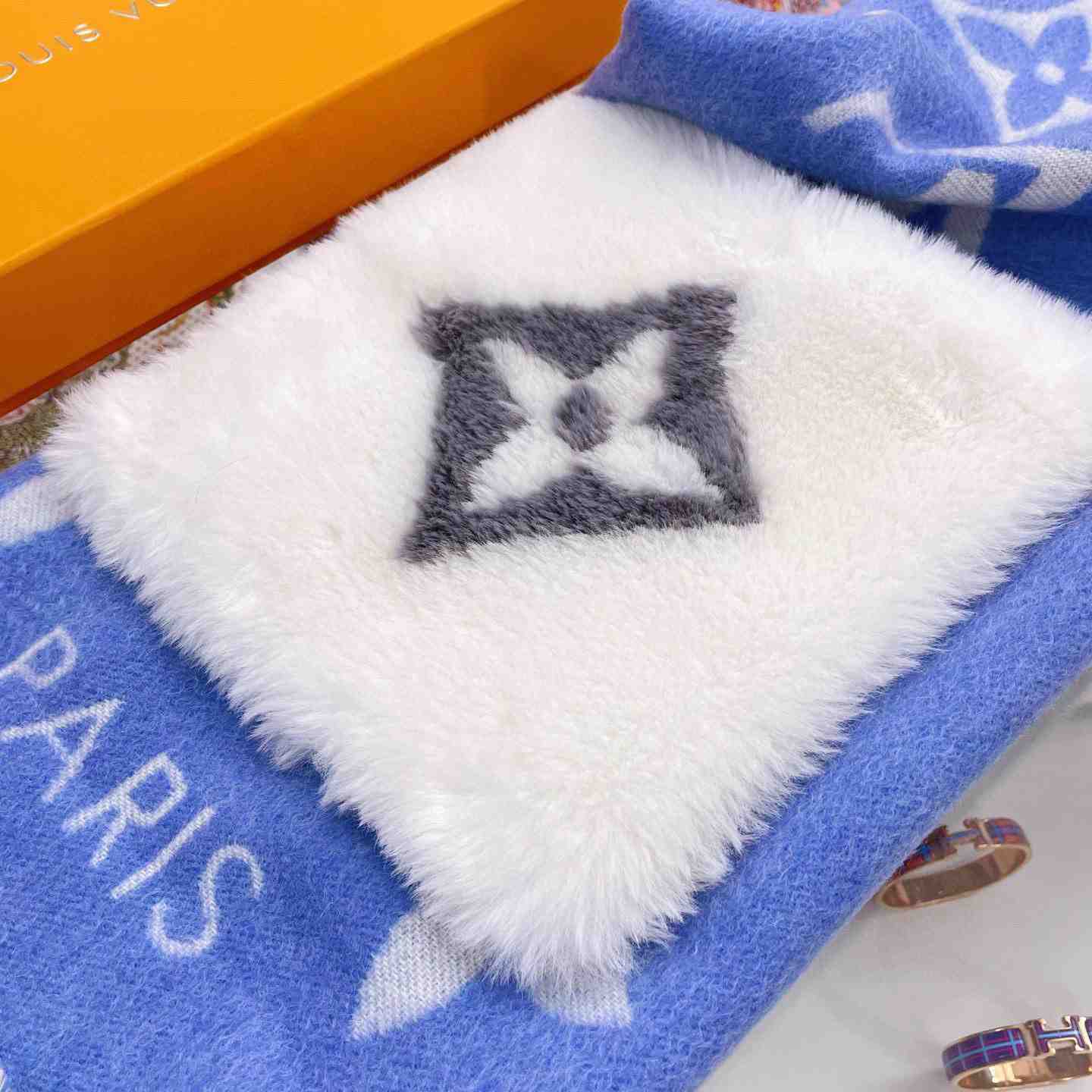 Louis Vuitton Cold Reykjavik Scarf - 