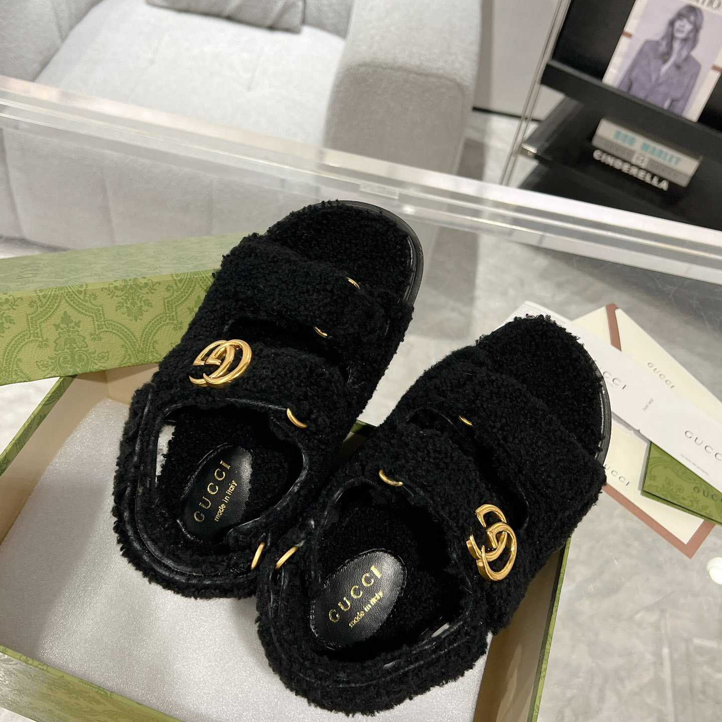 Gucci Women's Double G Sandals - PerfectKickZ