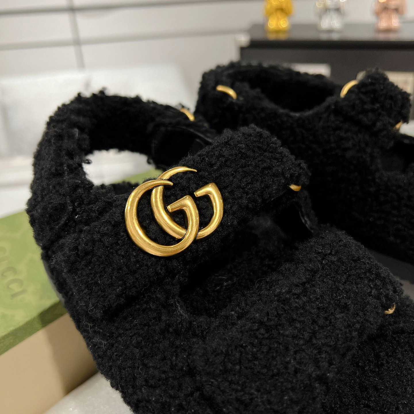 Gucci Women's Double G Sandals - PerfectKickZ