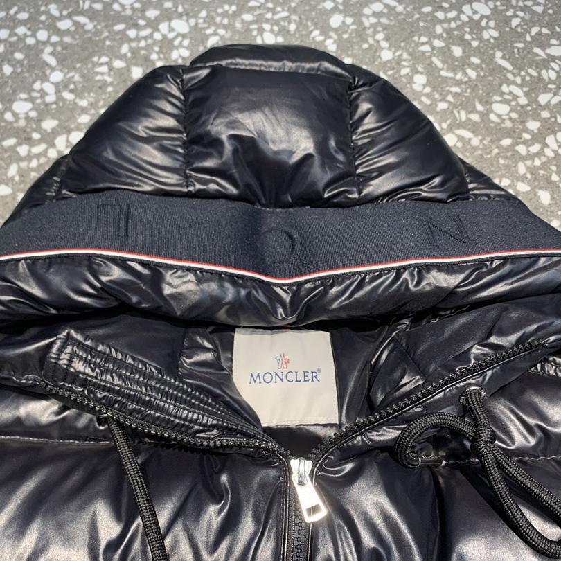 Moncler Pavin Short Down Jacket - PerfectKickZ