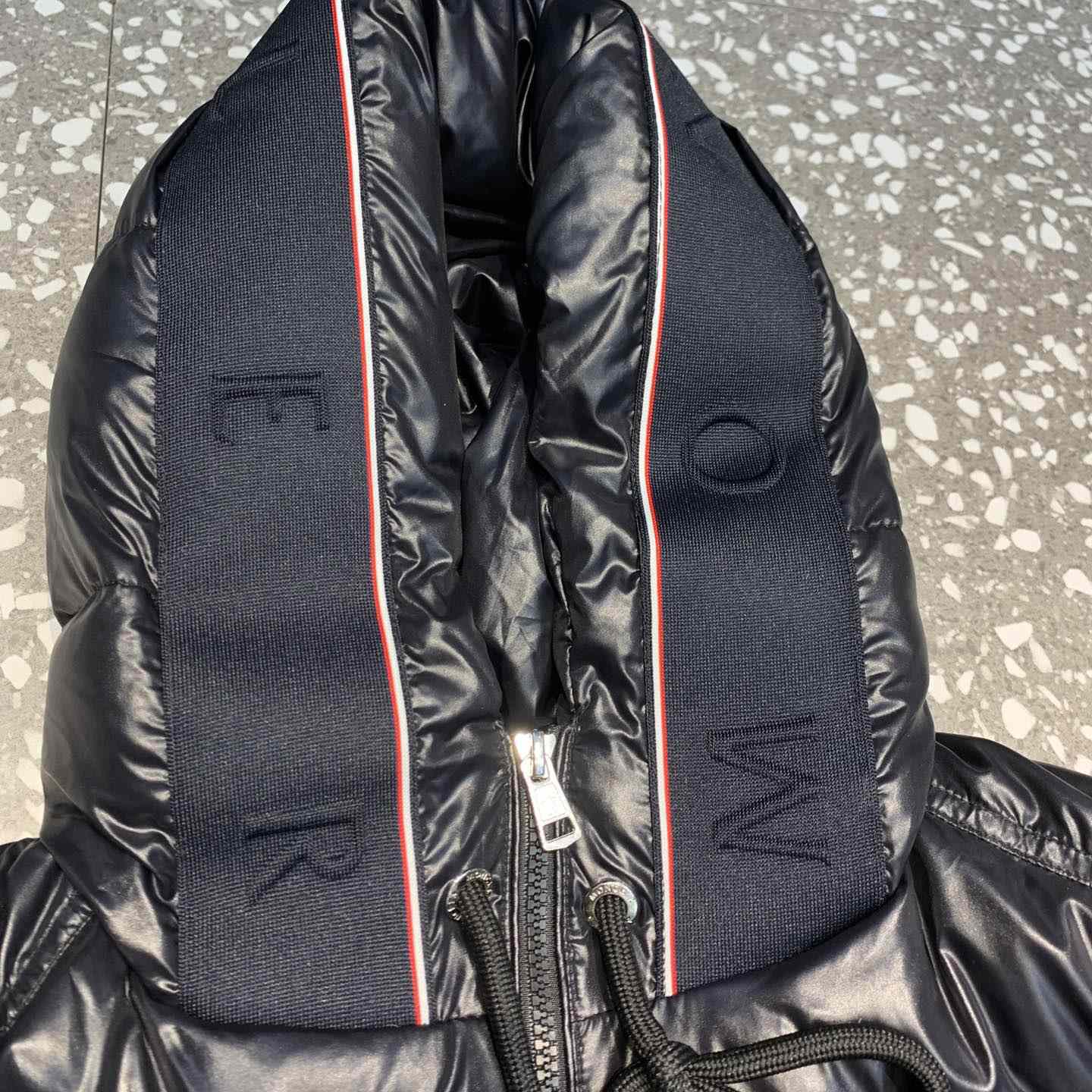 Moncler Pavin Short Down Jacket - PerfectKickZ