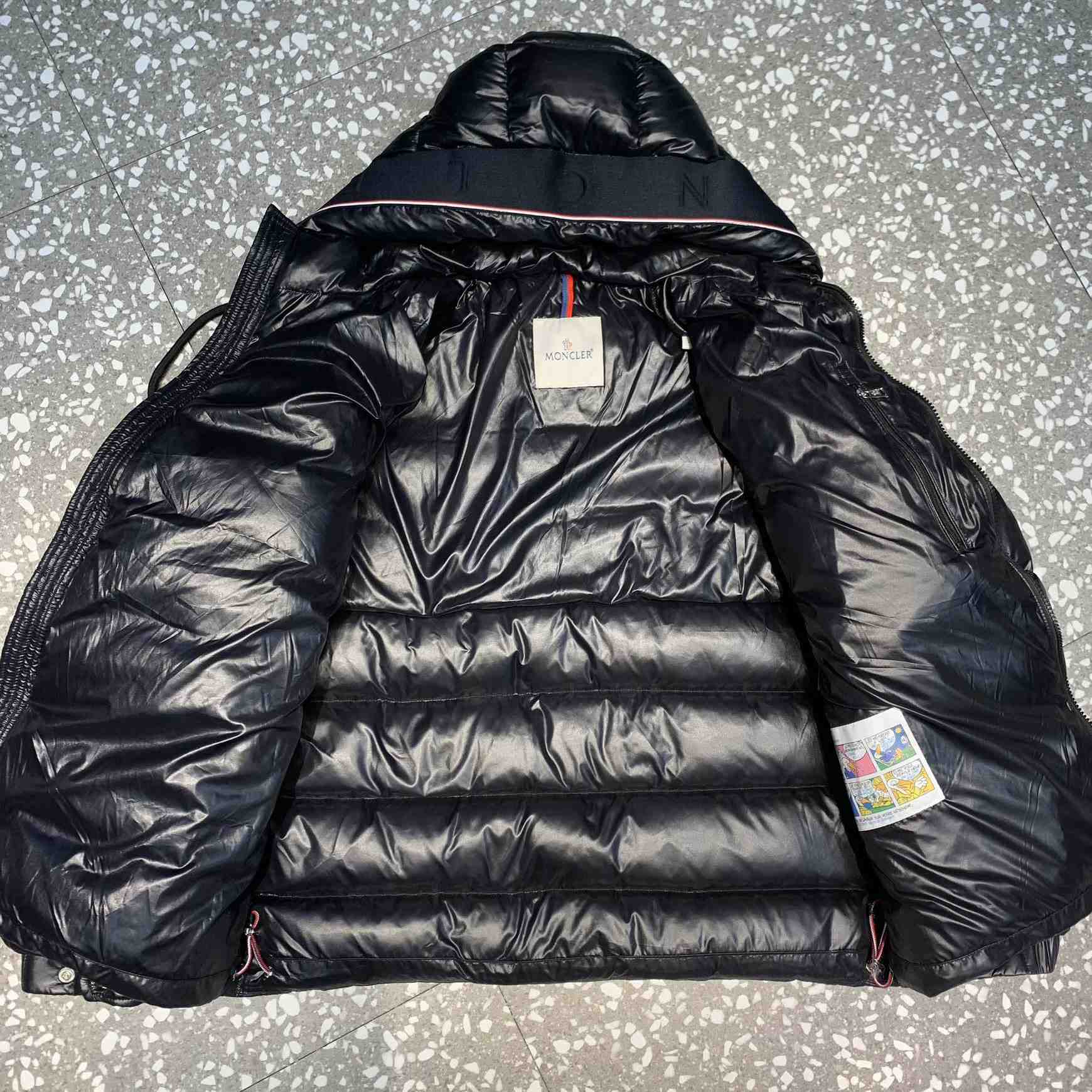 Moncler Pavin Short Down Jacket - PerfectKickZ