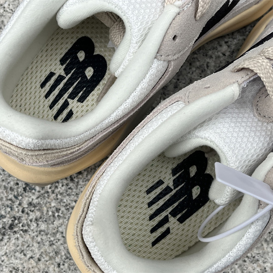 New Balance Warped Runner Sneakers    UWRPDMOB - PerfectKickZ