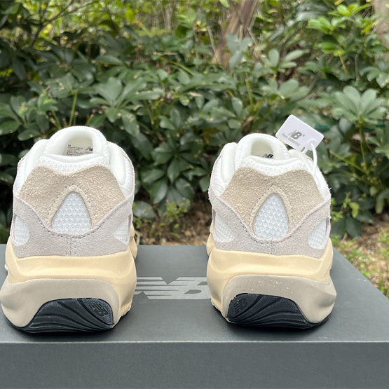 New Balance Warped Runner Sneakers    UWRPDMOB - PerfectKickZ