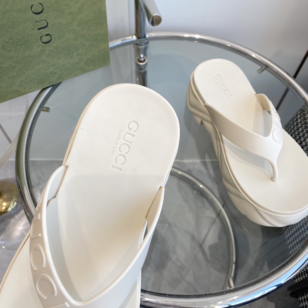 Gucci Rubber Thong Sandals - PerfectKickZ