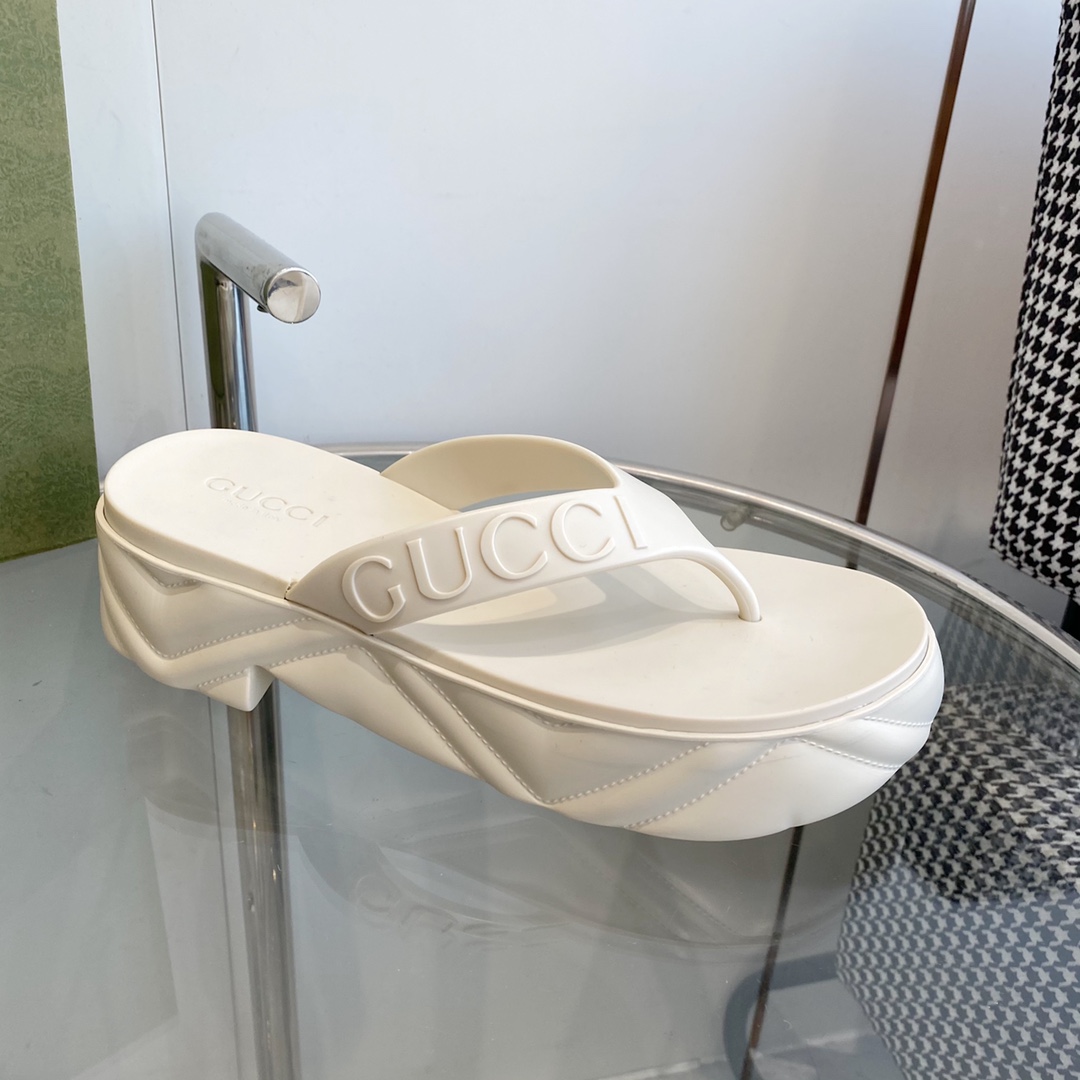 Gucci Rubber Thong Sandals - PerfectKickZ