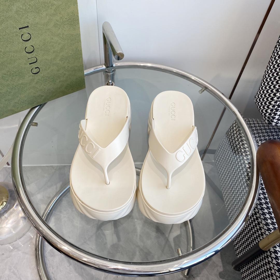Gucci Rubber Thong Sandals - PerfectKickZ