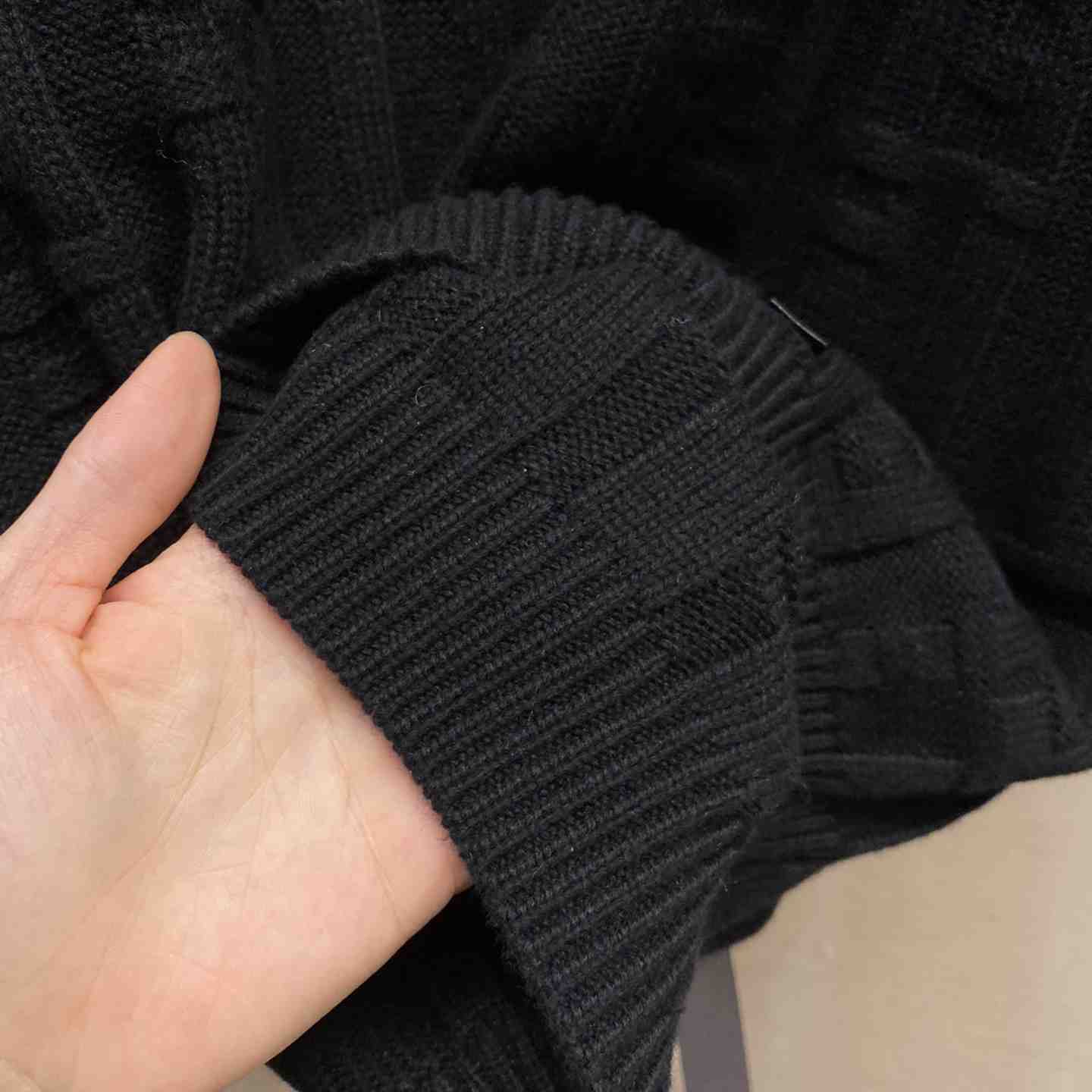Fendi Black Wool Pullover - PerfectKickZ