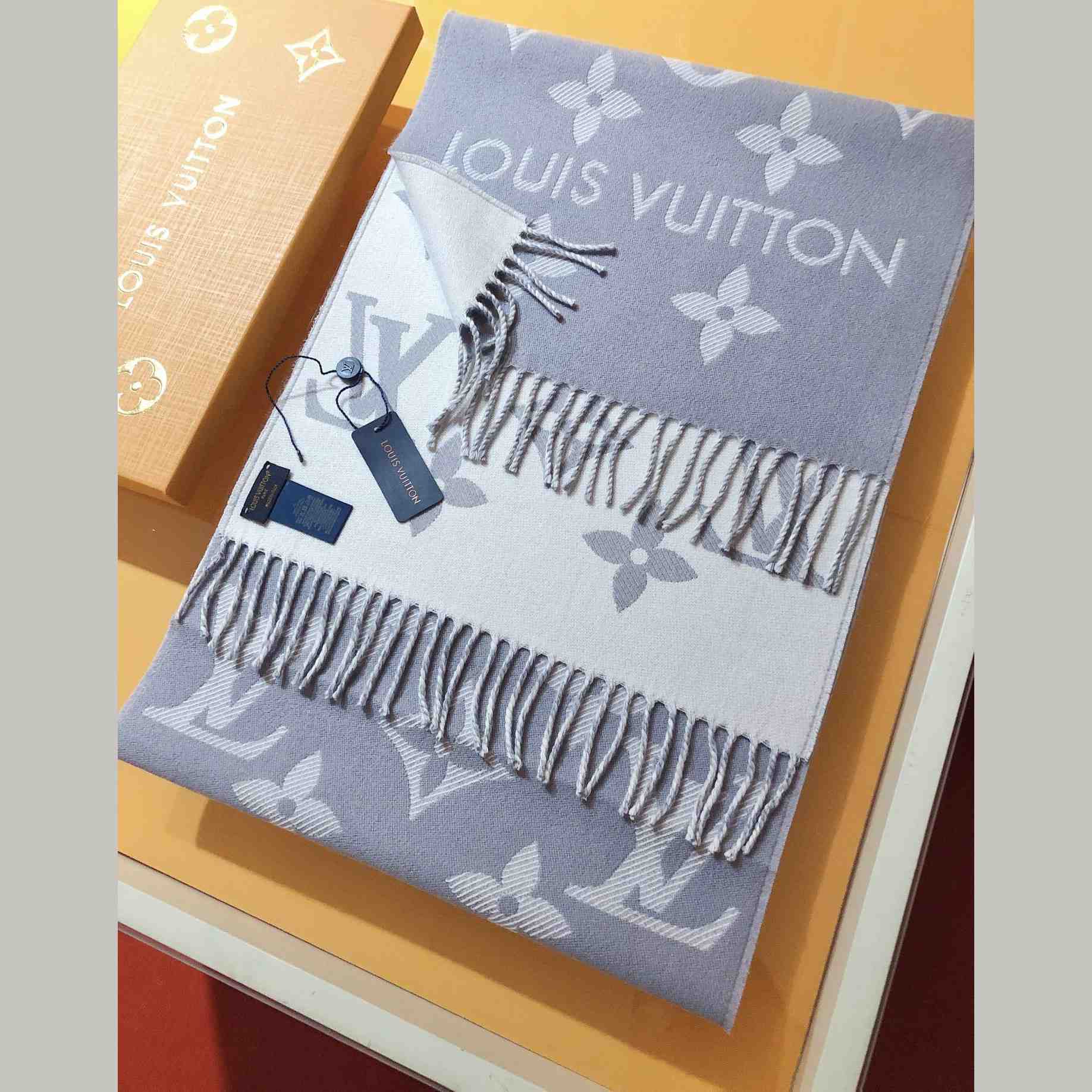 Louis Vuitton LV Essential Scarf - PerfectKickZ