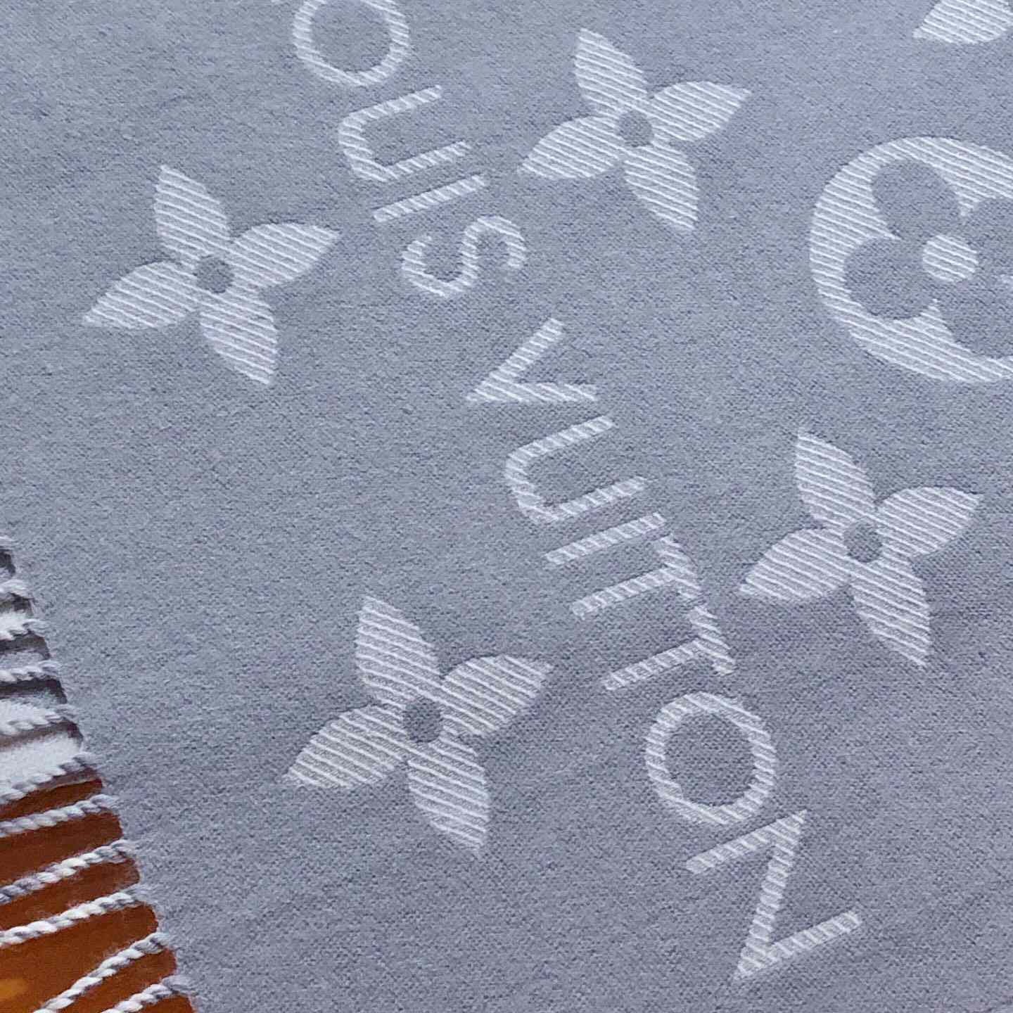 Louis Vuitton LV Essential Scarf - 