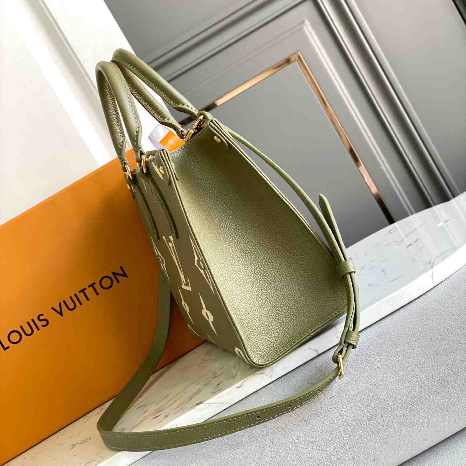 Louis Vuitton OnTheGo PM (25-19-11.5cm)  M46647 - PerfectKickZ