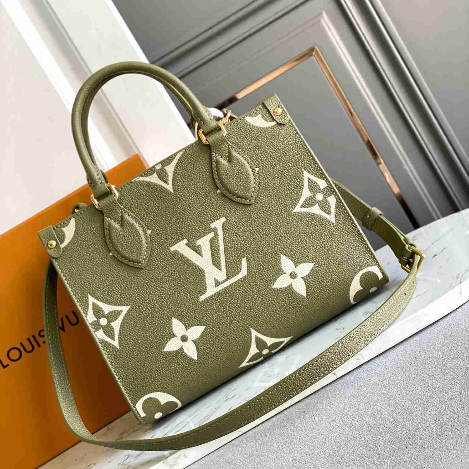 Louis Vuitton OnTheGo PM (25-19-11.5cm)  M46647 - PerfectKickZ
