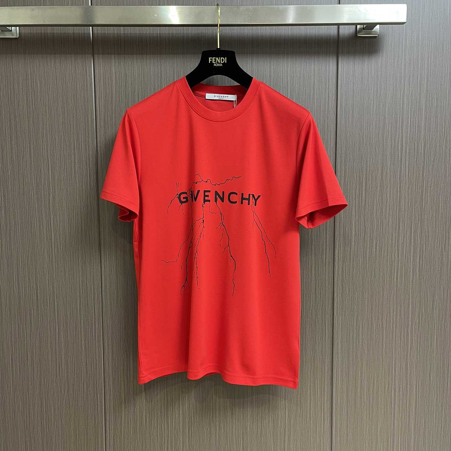 Givenchy Boxy Fit T-shirt In Cotton With Reflective Artwork - PerfectKickZ