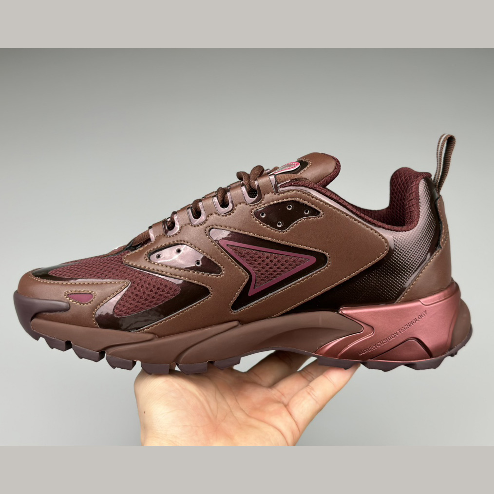 Louis Vuitton LV Runner Tatic Sneake  (Upon UK Size) - 