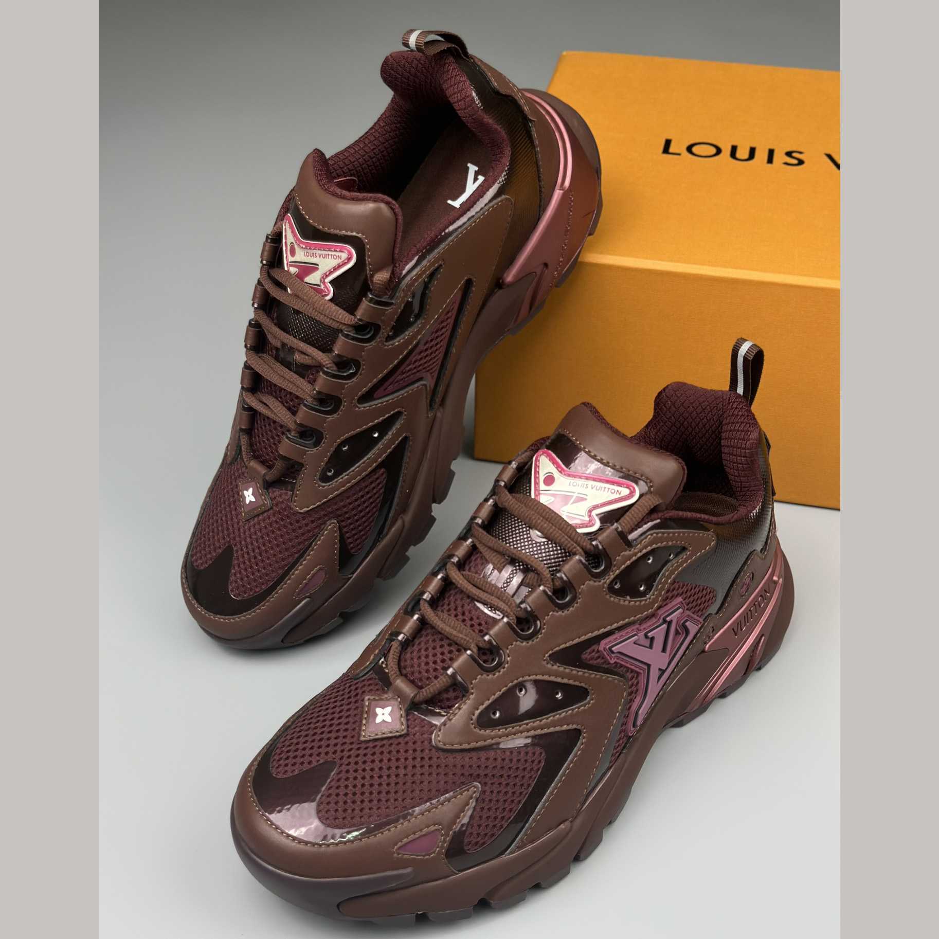 Louis Vuitton LV Runner Tatic Sneake  (Upon UK Size) - 