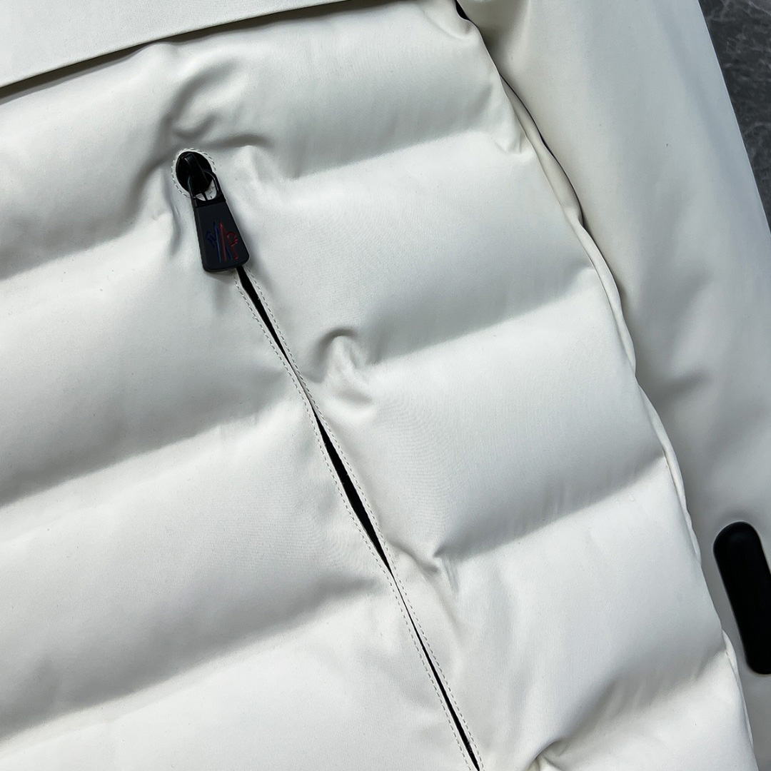 Moncler Short Down Jacket - PerfectKickZ