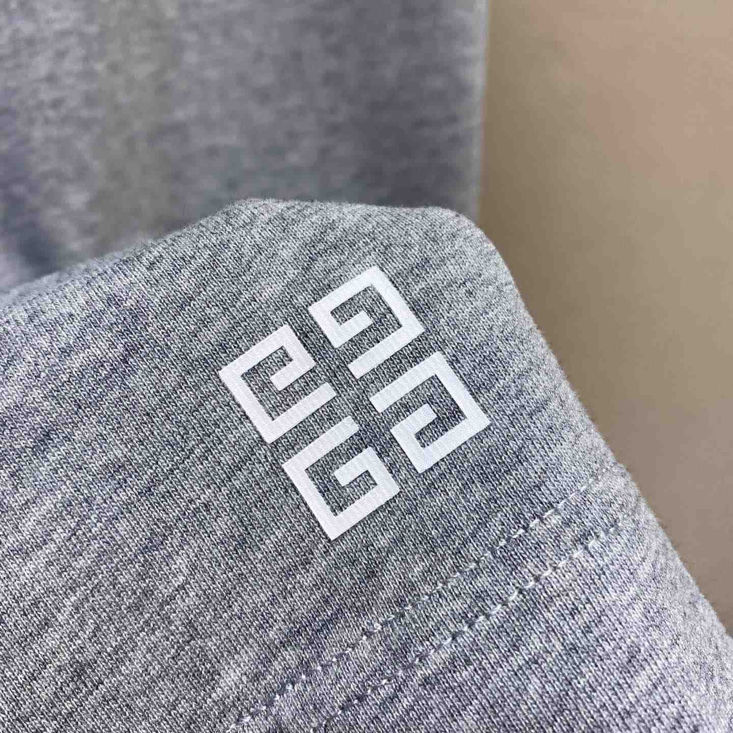 Givenchy Boxy Fit T-shirt In Cotton With Reflective Artwork - PerfectKickZ