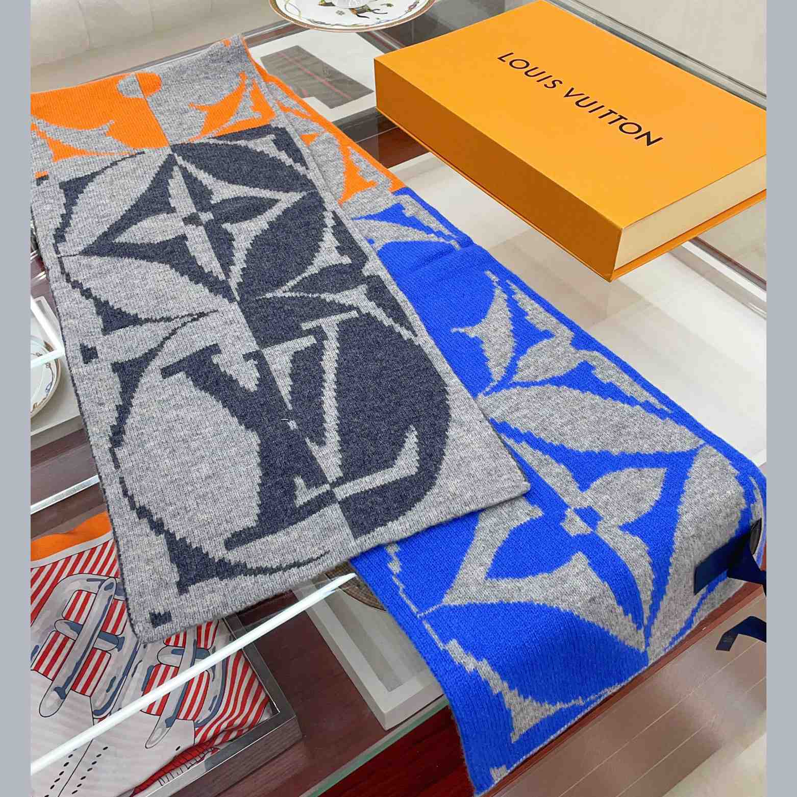 Louis Vuitton Rib Flower Scarf     M78005 - PerfectKickZ
