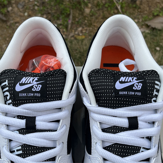 Tightbooth x Nike SB Dunk Low Sneaker      FD2629-100 - PerfectKickZ