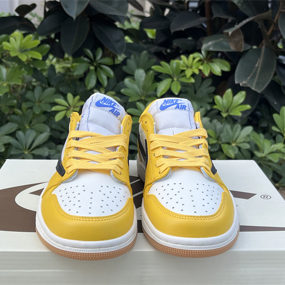 Travis Scott x Air Jordan 1 Low “Canary”  Sneaker   DZ4137-700 - 