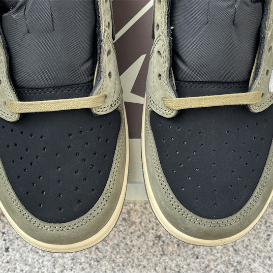 Travis Scott x Air Jordan 1 Low OG Sneaker      DM7866-002 - PerfectKickZ
