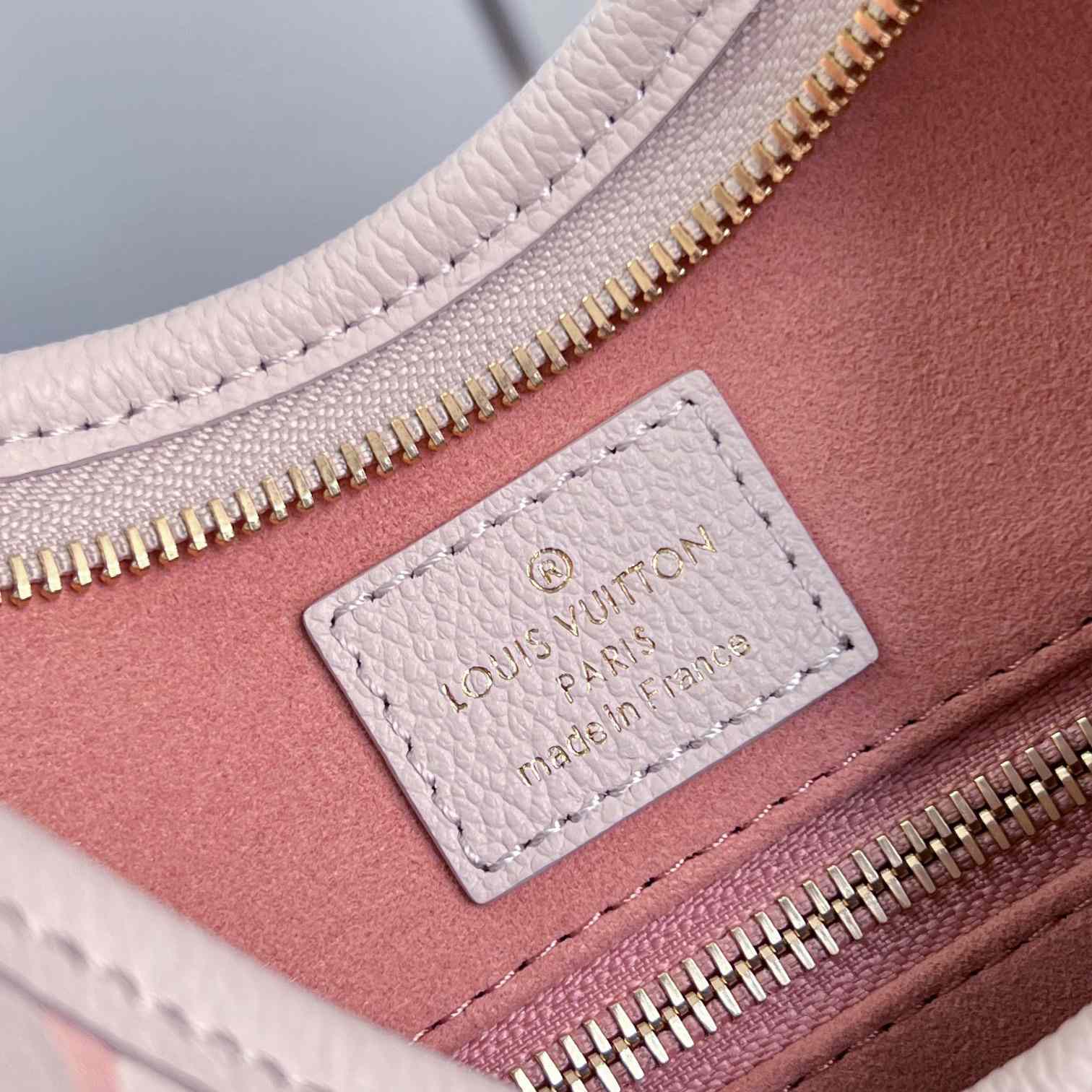 Louis Vuitton CarryAll PM    M24141 - PerfectKickZ