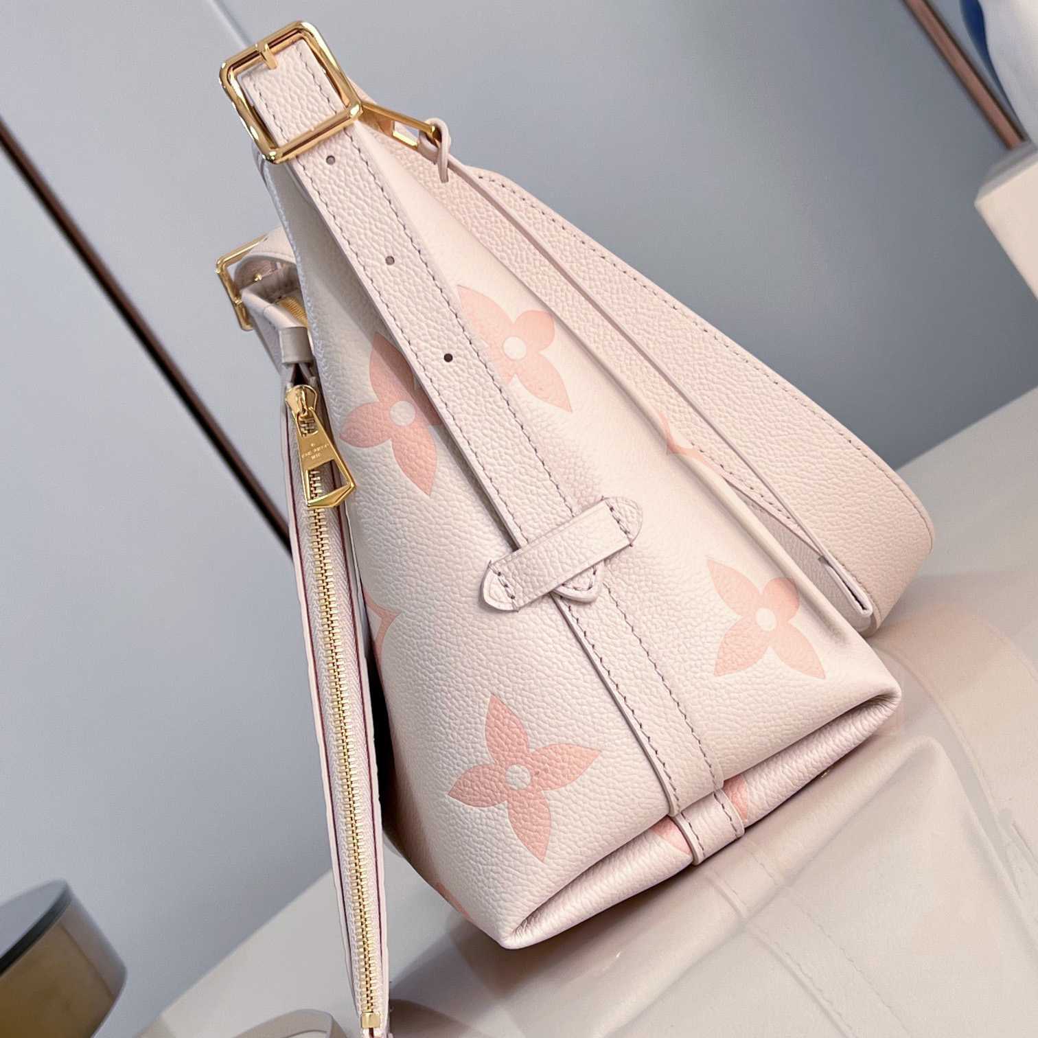 Louis Vuitton CarryAll PM    M24141 - PerfectKickZ