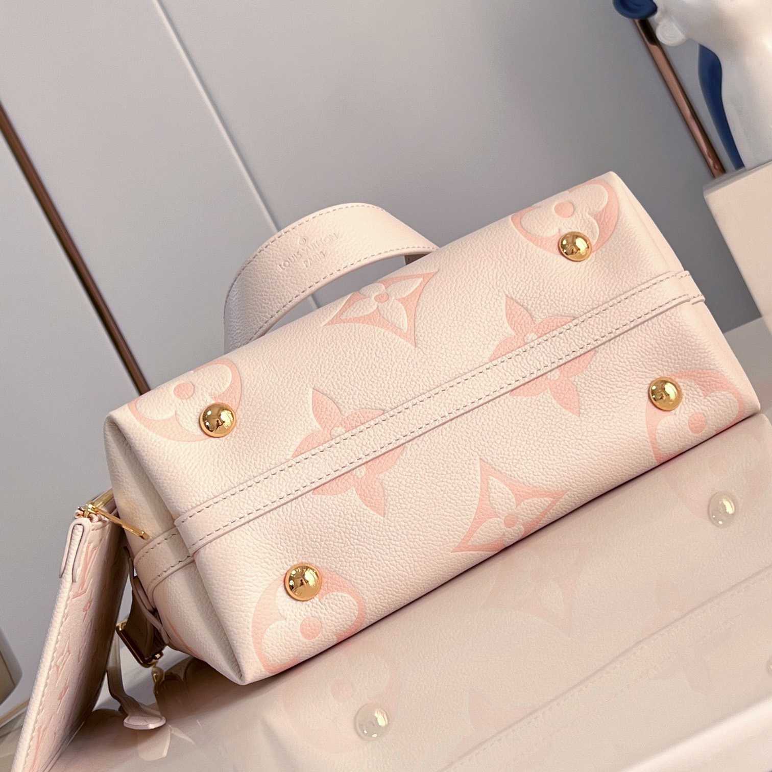 Louis Vuitton CarryAll PM    M24141 - PerfectKickZ