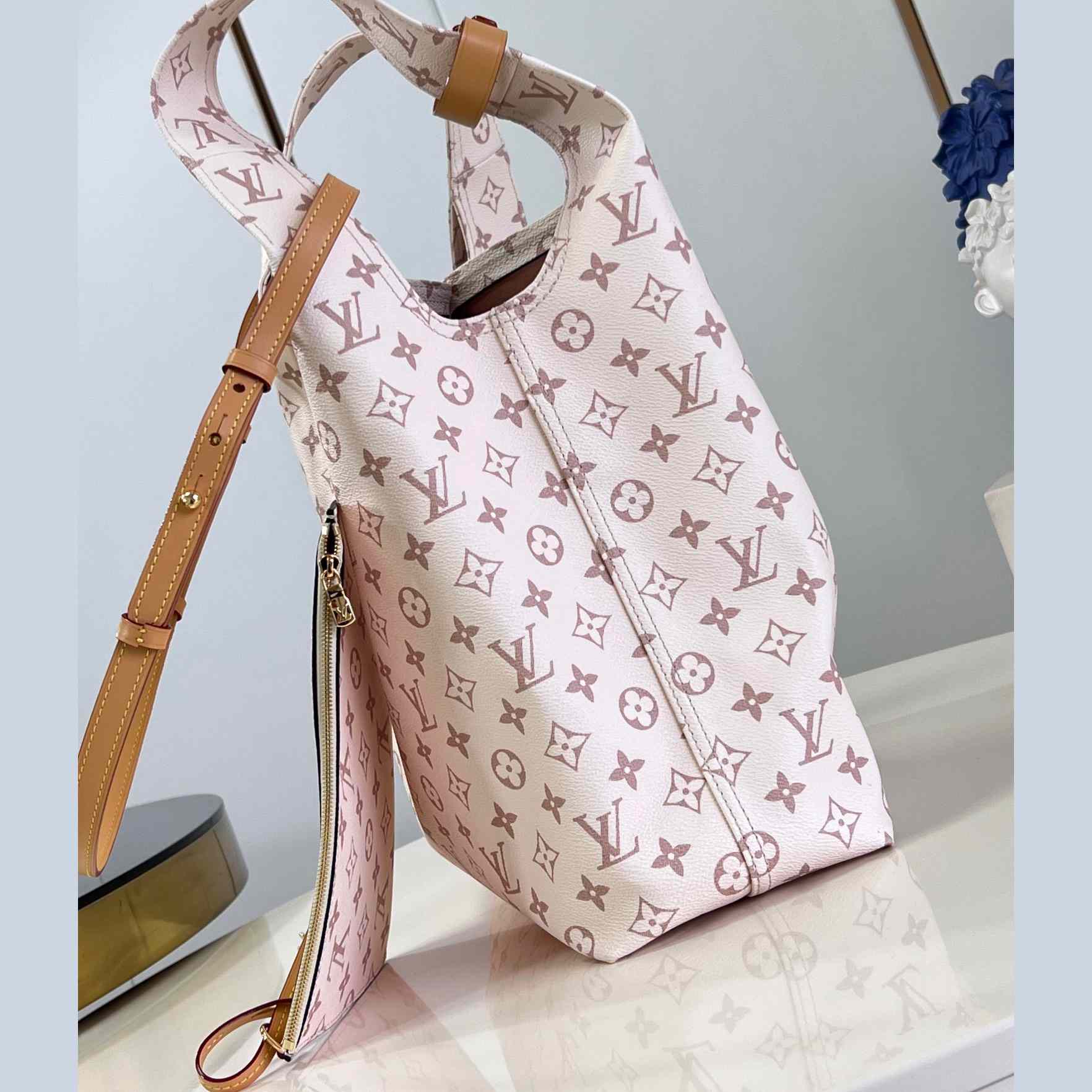 Louis Vuitton Atlantis GM     M24409 - PerfectKickZ
