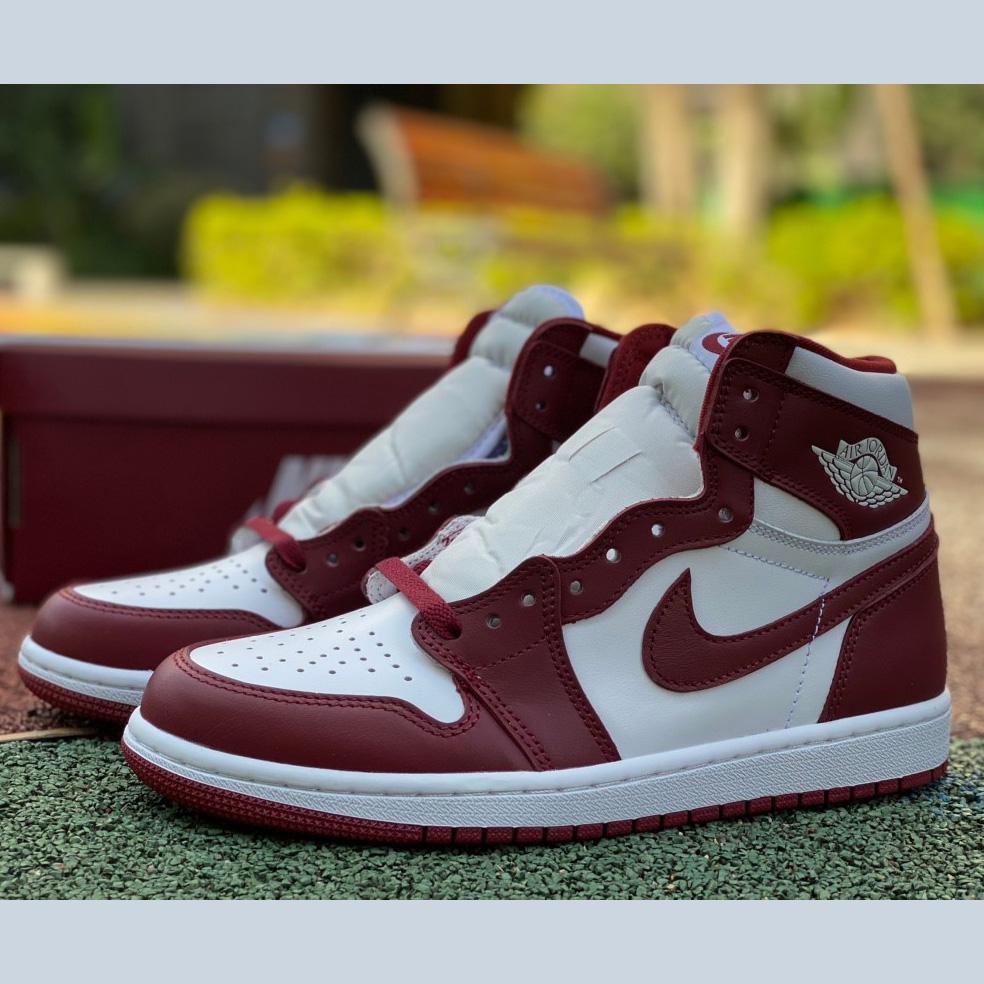 Air Jordan 1 Retro Hi OG "Team Red" Sneaker    DZ5485-160 - PerfectKickZ