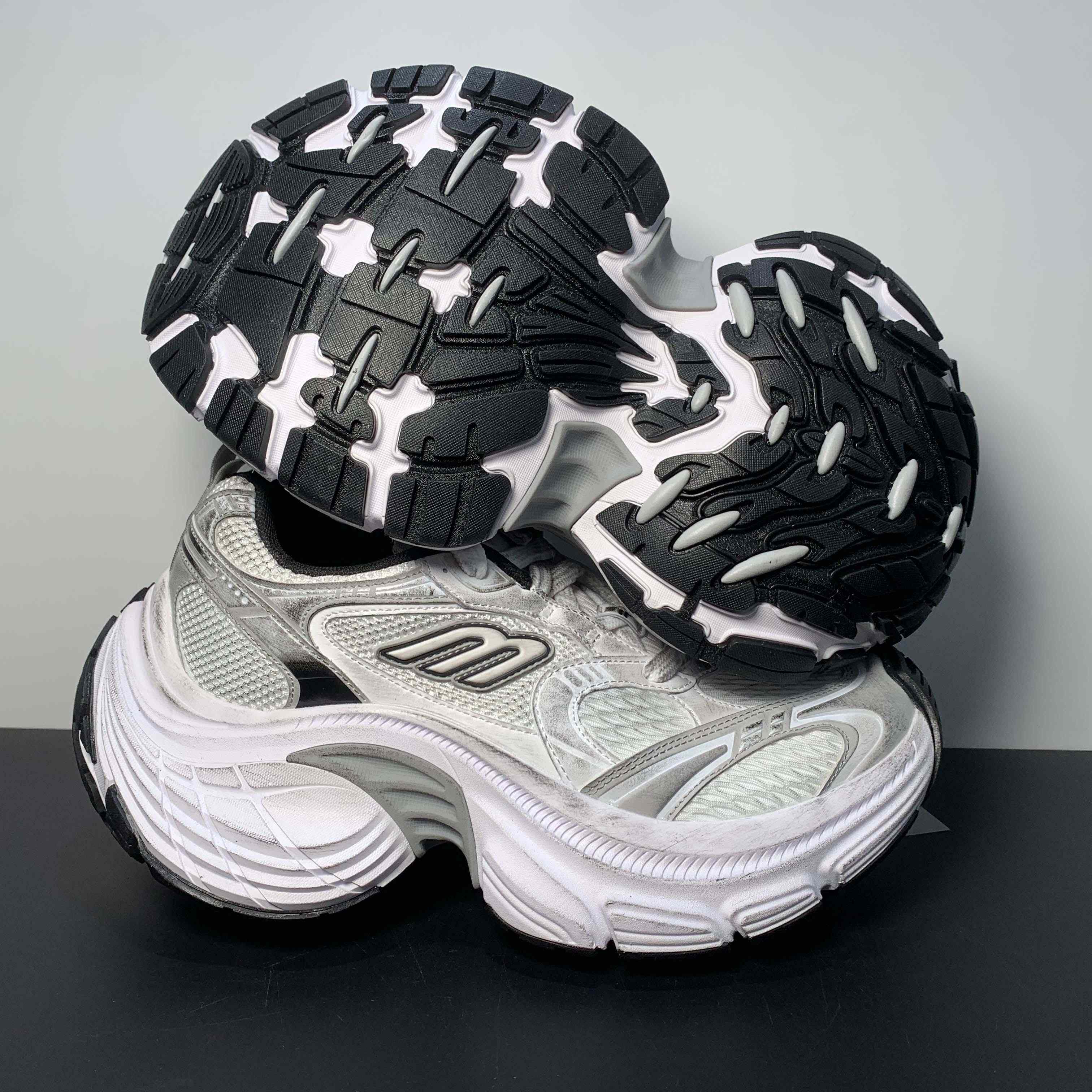 Balenciaga 10XL Sneaker In White/Black/Grey - PerfectKickZ