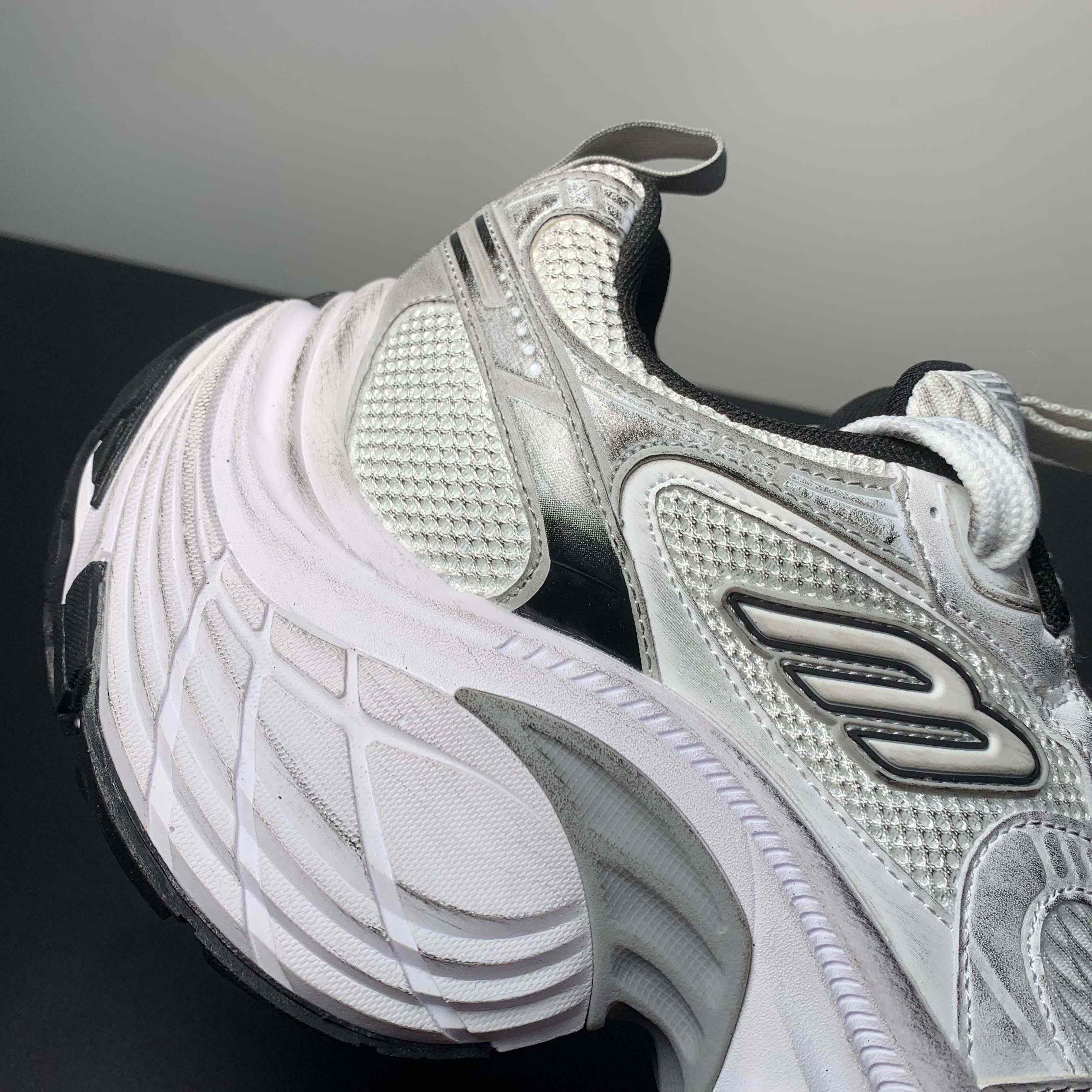 Balenciaga 10XL Sneaker In White/Black/Grey - PerfectKickZ
