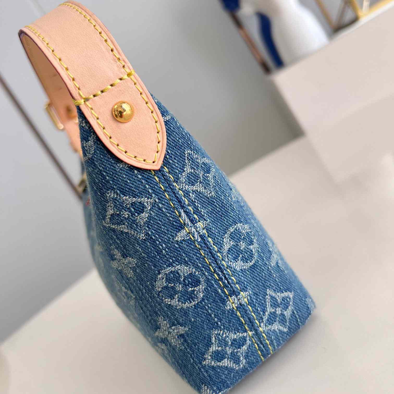 Louis Vuitton Hills Pochette    M82949 - PerfectKickZ