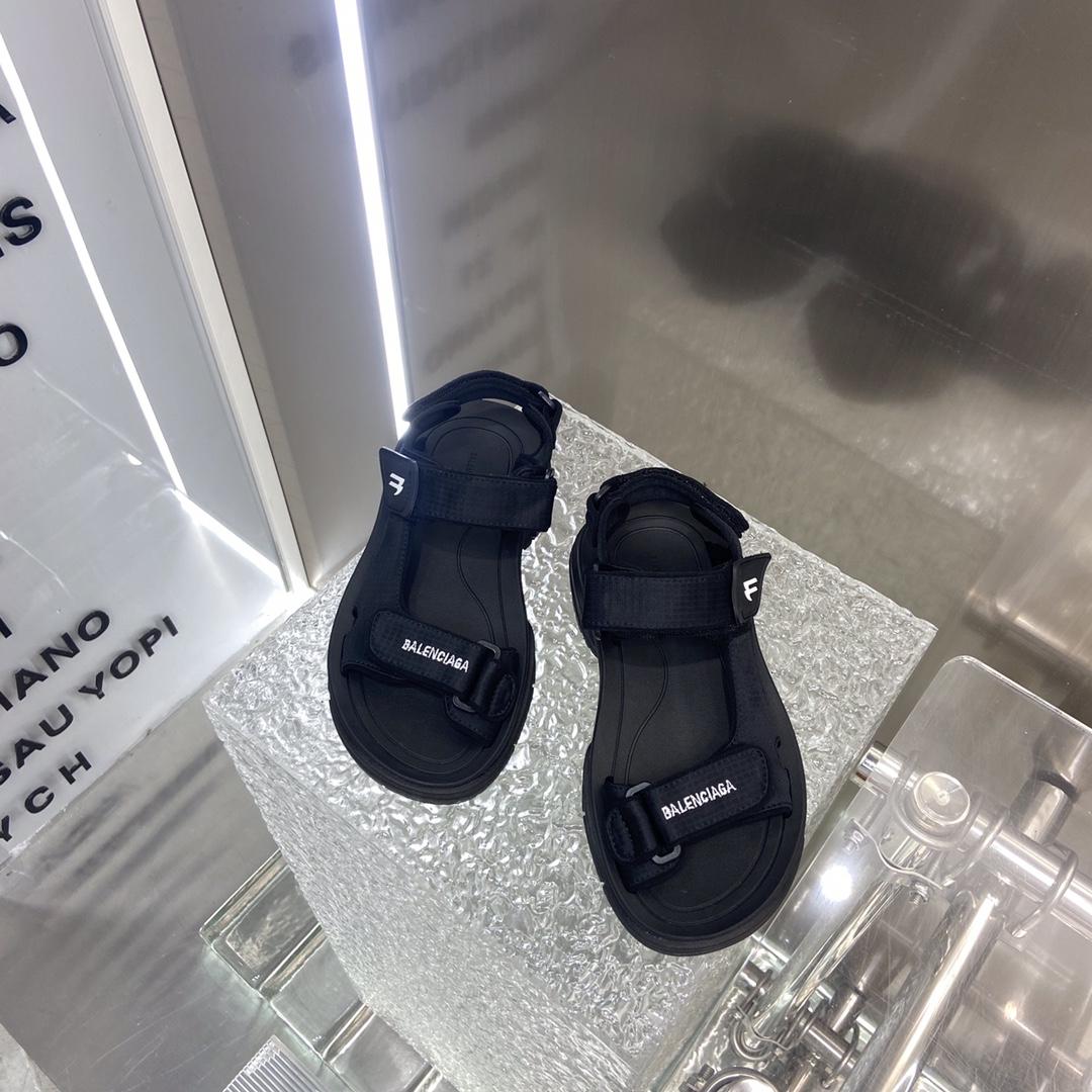 Balenciaga Tourist Sandal In Black - PerfectKickZ