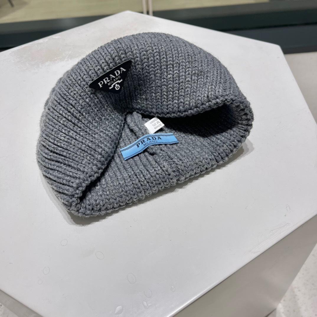 Prada Wool And Cashmere Beanie - 