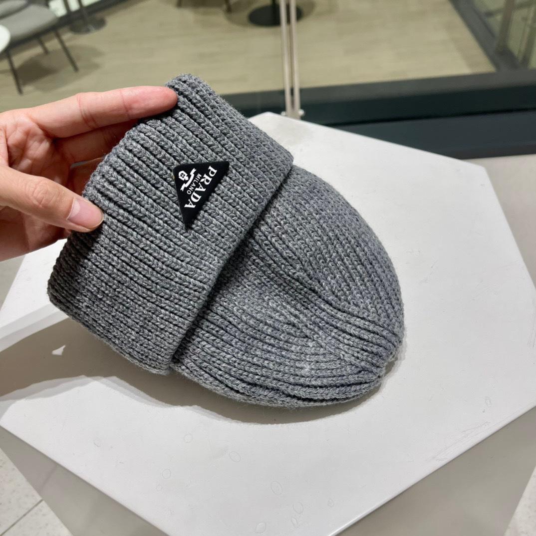 Prada Wool And Cashmere Beanie - 