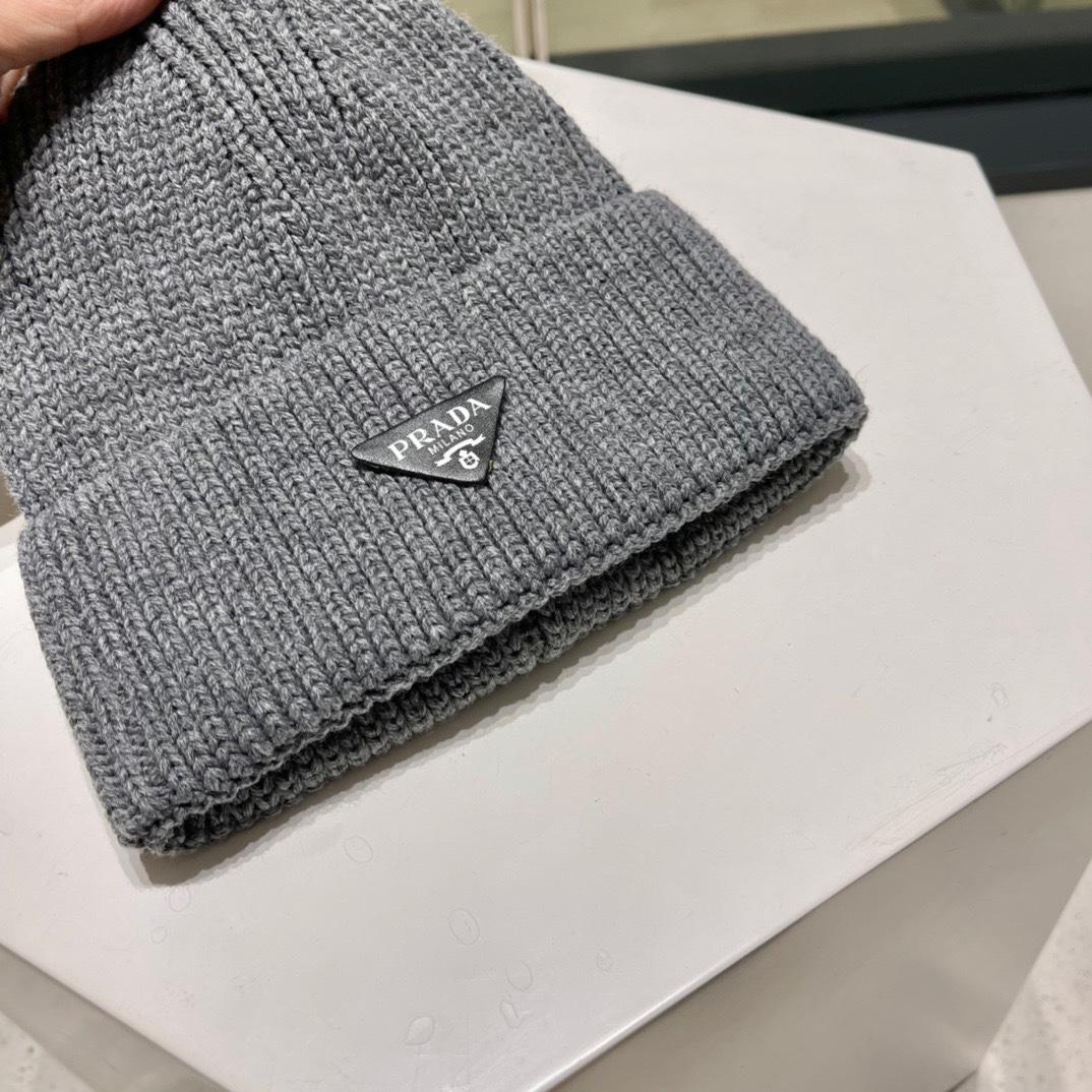 Prada Wool And Cashmere Beanie - 